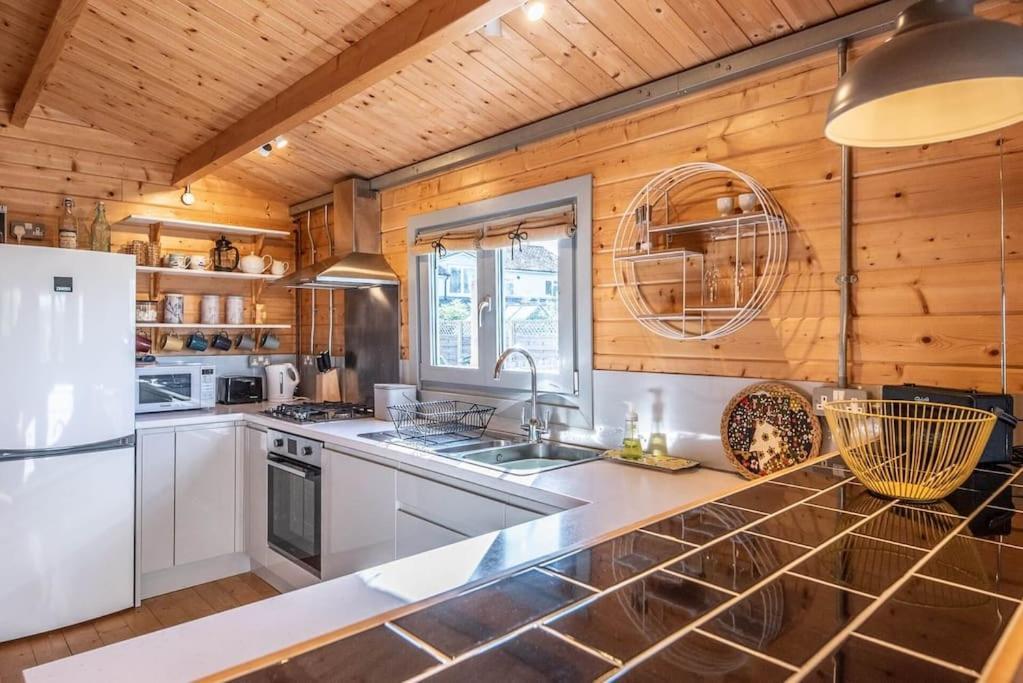 The Cabin, Parham Вудбридж Экстерьер фото